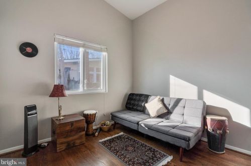 8708 Camden St, Alexandria VA 22308-2318 exterior