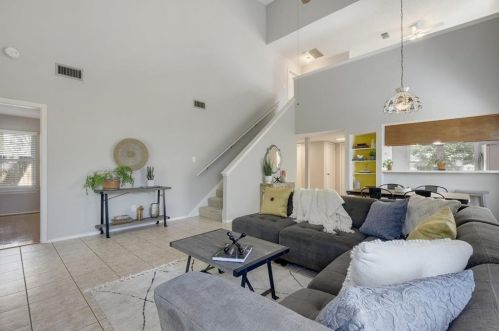 4009 Alexandria Dr, Austin TX 78749-3936 exterior