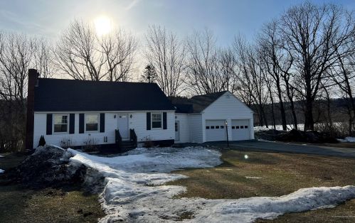 115 Pleasant St, Farmington ME  04938-5825 exterior