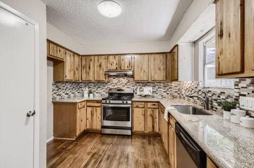 11506 Fence Post Trl, Austin TX 78750-1950 exterior