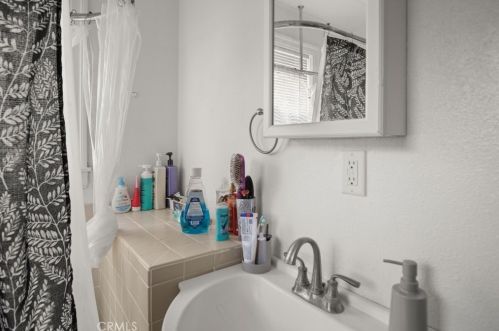 641 25th St, Merced CA  95340-2814 exterior