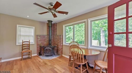 128 Mohawk Dr, Cranford NJ 07016-3364 exterior