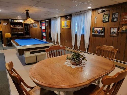 1849 Lawnel Ave, Meskegon MI 49441-3743 exterior