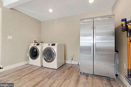 11600 Coldstream Dr, Rockville MD 20854-3619 exterior