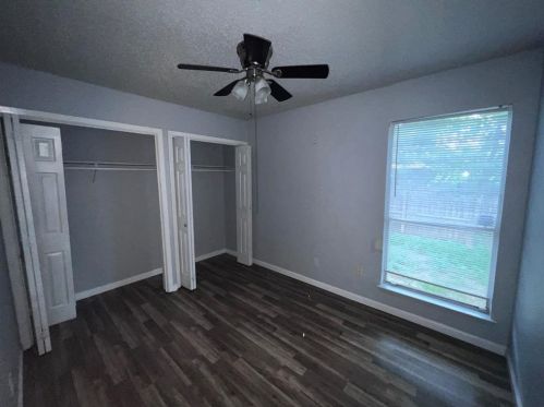 5011 Copperbend Blvd, Austin TX  78744-3759 exterior