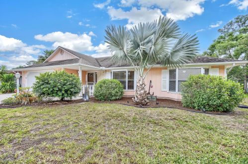 8305 North Blvd, Fort Pierce, FL 34951-1040