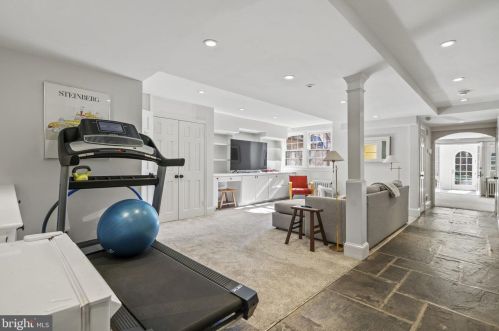 3324 Reservoir Rd, Washington DC  20007-2311 exterior