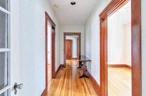 350 Mount Pleasant Ave, Providence RI 02908-5153 exterior