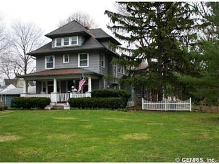 3286 Saint Paul Blvd, Rochester NY  14617-1150 exterior