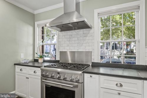 3324 Reservoir Rd, Washington DC  20007-2311 exterior