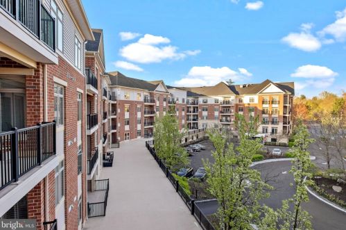 425 Carson Ter, Huntingdon Valley PA  19006-4720 exterior