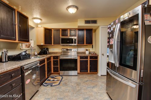 752 Edgewater Dr, Tucson AZ 85704-2412 exterior