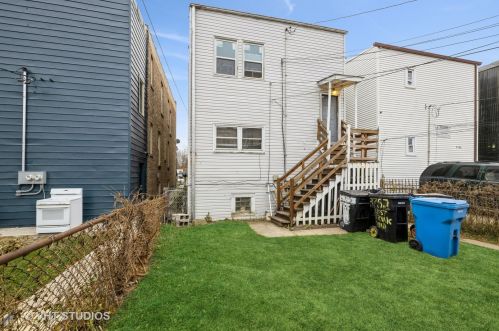 3752 Cermak Rd, Chicago IL 60623-2837 exterior