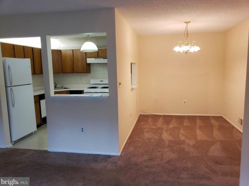 8 Joyner Ct, Trenton NJ  08648-2611 exterior