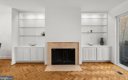 4341 Embassy Park Dr, Washington DC 20016-3607 exterior