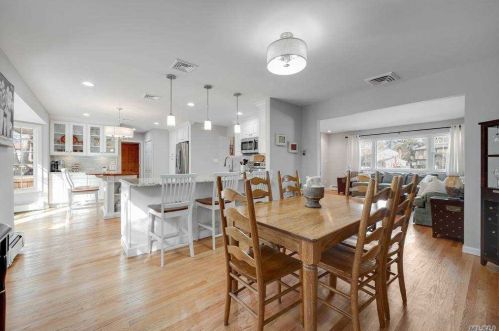 17 Cornell Dr, Commack NY 11725-2523 exterior