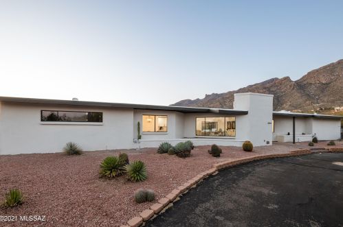 6611 Swan Rd, Tucson AZ 85718-5433 exterior