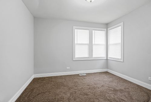 7019 74th Pl, Chicago IL 60638-5931 exterior