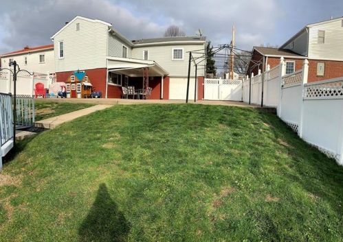 472 1st St, Pittsburgh PA 15227-3800 exterior