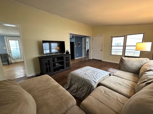 1 Maple Ter, Concord NH  03307-0829 exterior