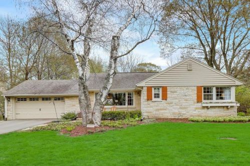 7722 Boyd Way, Milwaukee, WI 53217-3209