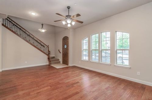 6755 Plaza Via, Irving TX  75039-3224 exterior