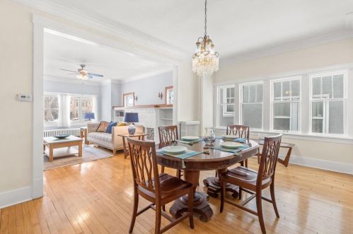 2427 Stratford Ct, Milwaukee WI 53211-2635 exterior