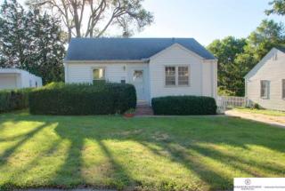 1327 52nd Ave, Omaha NE  68106-2427 exterior