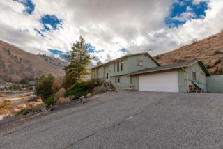 2706 Austin Ct, Wenatchee, WA 98801-2411