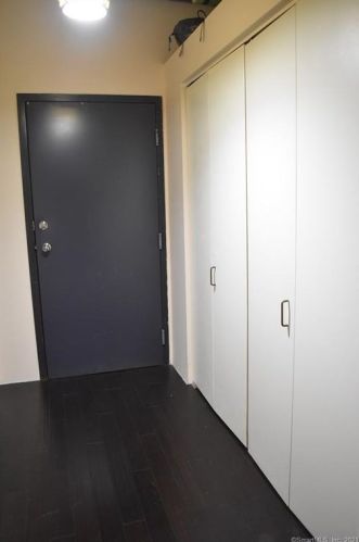 92 Main St, Deep River CT 06417-1800 exterior