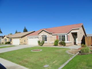 10112 Pinnacle Ridge Ave, Bakersfield CA  93311-3072 exterior