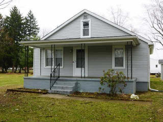 15580 Pine St, Monroe, MI 48161-3615