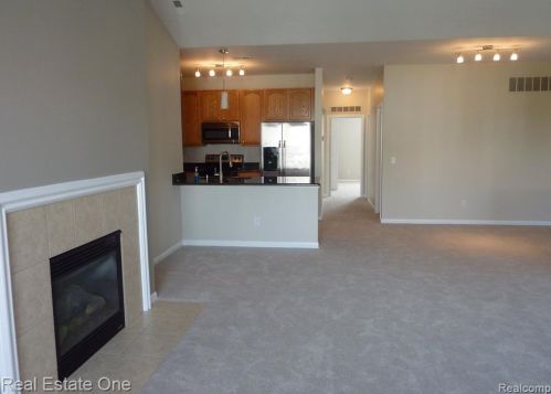 1184 Alameda Blvd, Troy MI  48085-6734 exterior