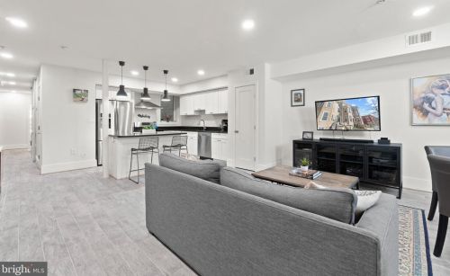 2703 11th St, Washington, DC 20001-3915