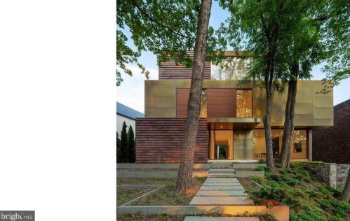 3131 Chain Brg Rd, Washington DC 20016-3301 exterior