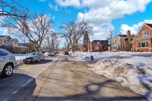 10135 Bell Ave, Chicago IL 60643-1905 exterior