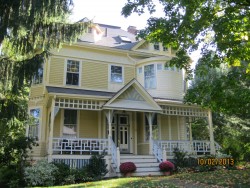 64 Putnam St, Newton, MA 02465-2433