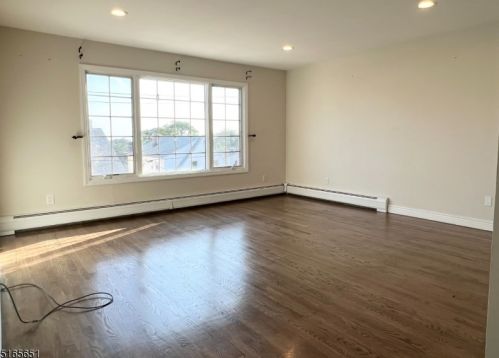 391 Mckinley St, Fairview NJ  07022-1914 exterior