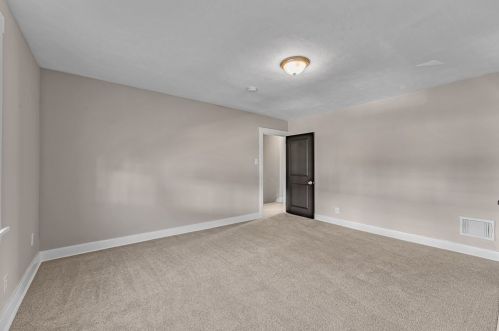 1314 Bellaire Pl, Pittsburgh PA  15226-1830 exterior