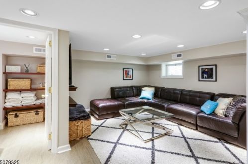 27 New England Rd, Maplewood NJ 07040-1057 exterior