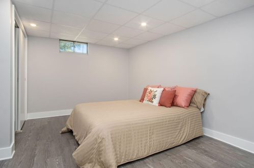 2737 Patricia Dr, Meskegon MI 49445-3240 exterior