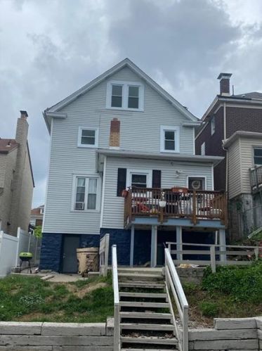 1214 Berkshire Ave, Pittsburgh PA  15226-2373 exterior