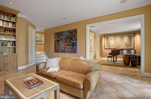 3020 Chain Brg Rd, Washington DC 20016-3410 exterior