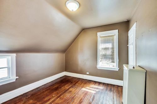 2145 Grace St, Chicago IL 60618-4901 exterior