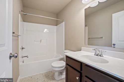 113 High Pointe Dr, Hummelstown PA 17036-8104 exterior