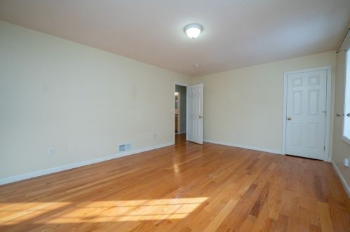 29 Pocantico Ave, Springfield MA 01109-1463 exterior