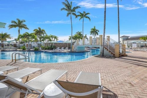 8737 Hideaway Harbor Ct, Naples FL 34120-4327 exterior