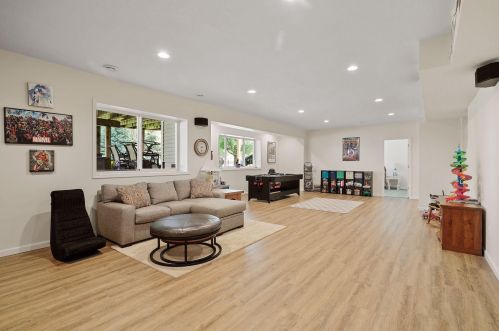 2473 Eyrie Dr, Saint Paul MN 55129-4211 exterior