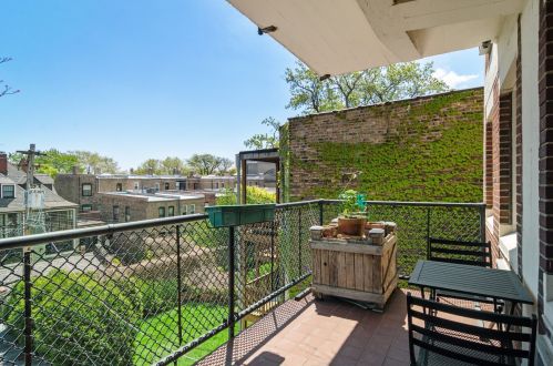 5619 Dorchester Ave, Chicago IL 60637-2099 exterior