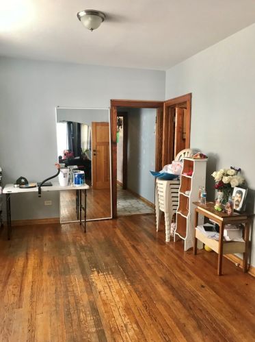 6207 Whipple St, Chicago IL 60659-1418 exterior